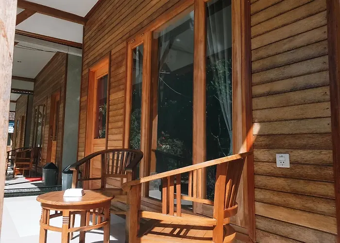 Проживание в семье Klotok Nusa Batununggul